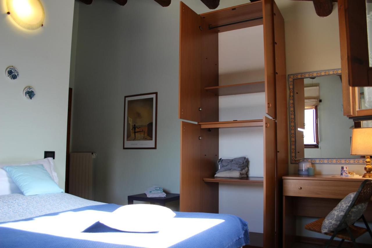 Casale Fontanile Bed And Breakfast Smerillo Dış mekan fotoğraf