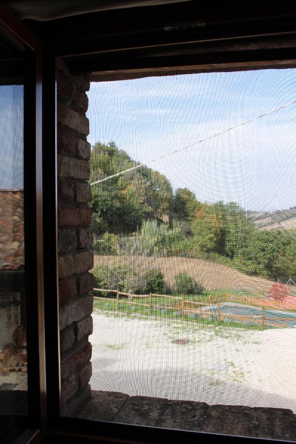 Casale Fontanile Bed And Breakfast Smerillo Dış mekan fotoğraf